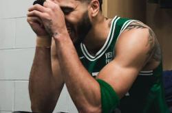 YABO-包含塔图姆在尤文图斯比赛中回归赛场，高光表现引发热议！的词条